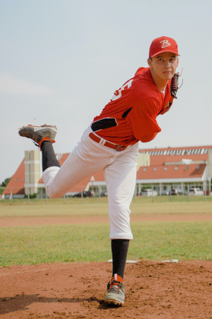 Pexels-baseball-pitch-tima-miroshnichenko.jpg